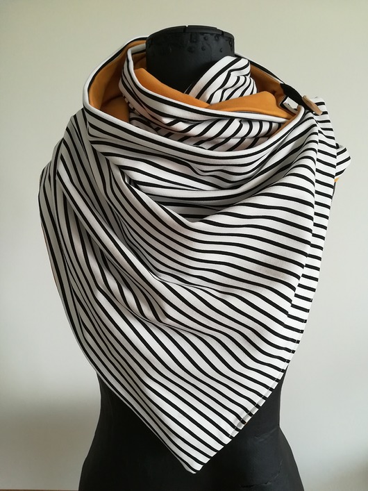 Czarne paski szal bazik handmade