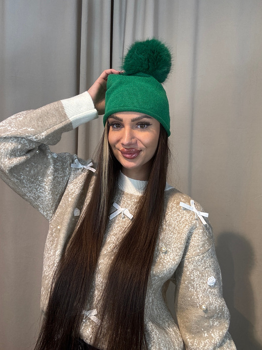 ubrania różne Wiskozowa czapka z pomponem Verde