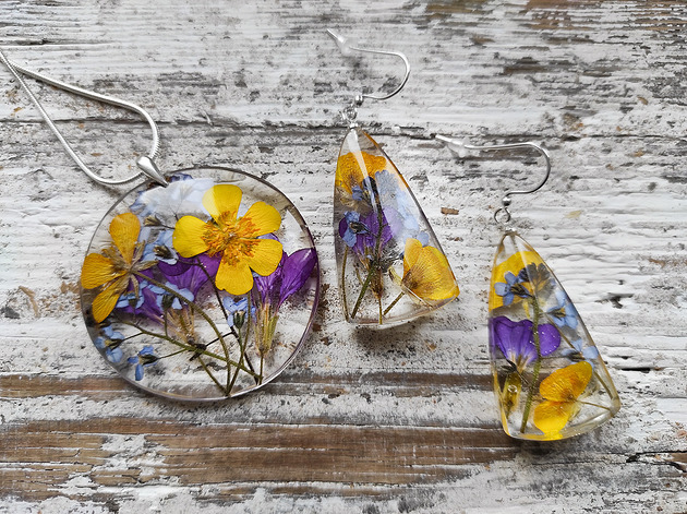 Dwa komplety biżuterii z żywicy So Jewelry
