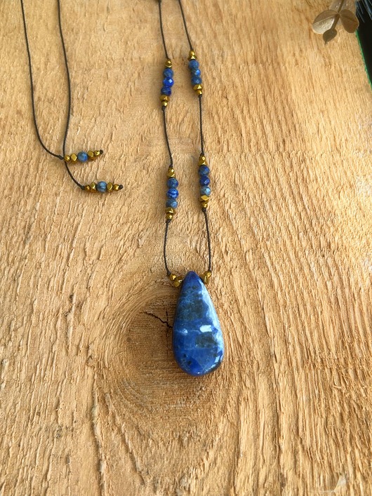 naszyjniki - inne Naszyjnik na sznurku z lapis lazuli