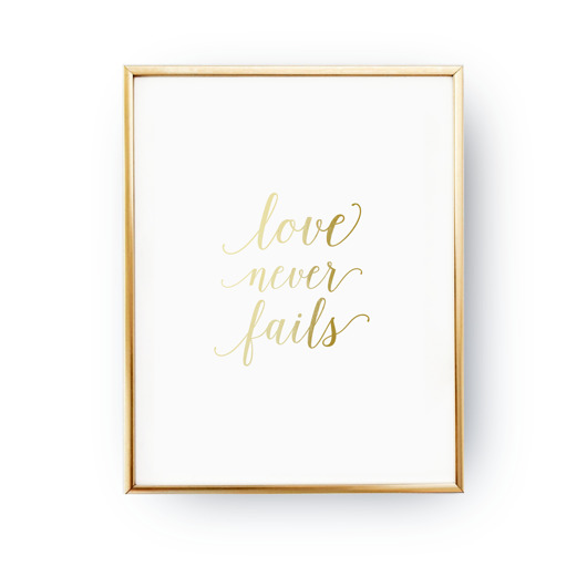 Plakat Love Never Fails, Złoty Druk ZlotePlakaty