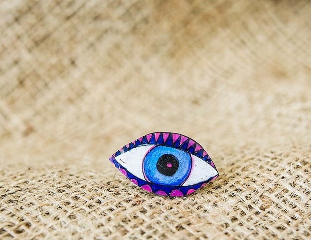 przypinki Przypinka patrzałka