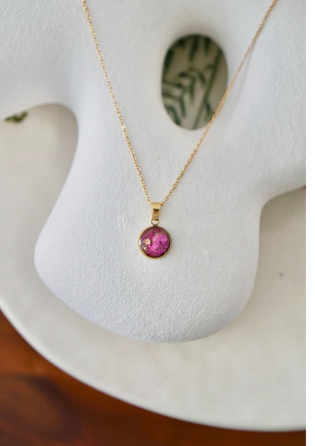 złote naszyjniki Naszyjnik z różową gipsówką
