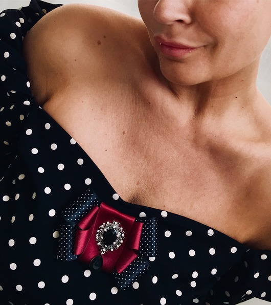 broszki Brosza w kropeczki w stylu glamour