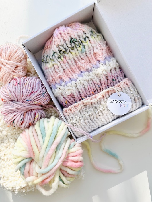 czapki damskie Wełniana czapka handmade kolorowe ozdobne włóczki wełna merino alpaka