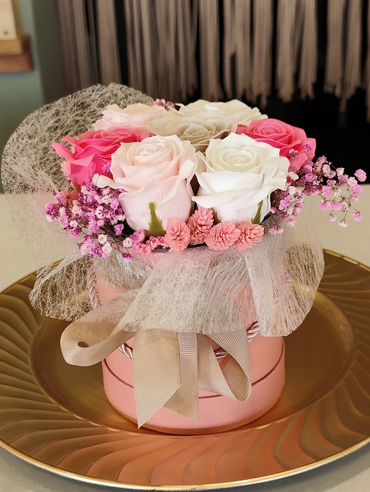 dodatki - różne Flowerbox mydlany na prezent dla mamy chrzestnych świadków