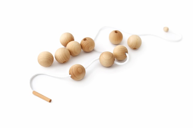 klocki i zabawki drewniane kule do nauki nawlekania i liczenia, Montessori