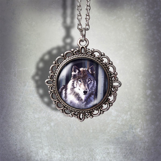 wisiory Medalion - Szary wilk - romantyczny
