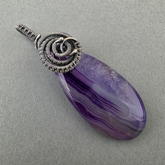 wisiory Viol - wisiorek z agatem i oksydowanym srebrem, wire-wrapping