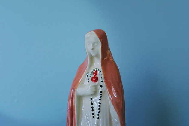 Ceramiczna figurka Maryi Clay Republic
