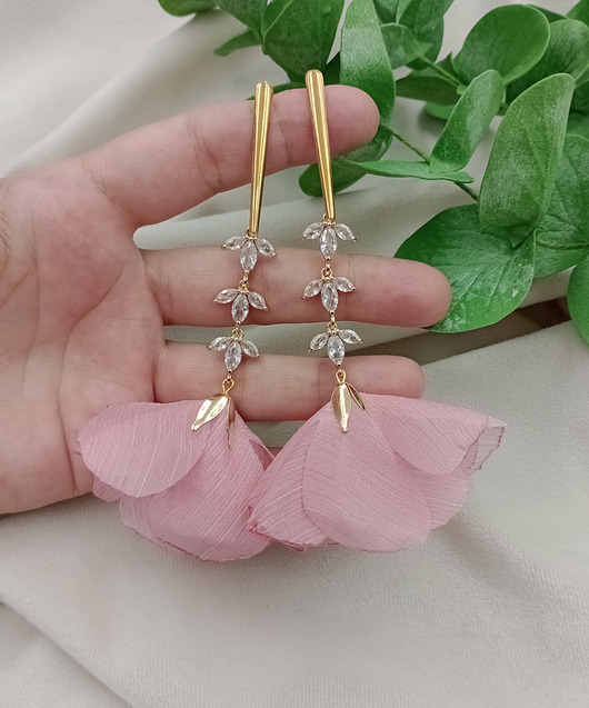 kolczyki chwosty Kolczyki chwosty kwiaty, kolczyki brudny róż, kolczyki dusty rose