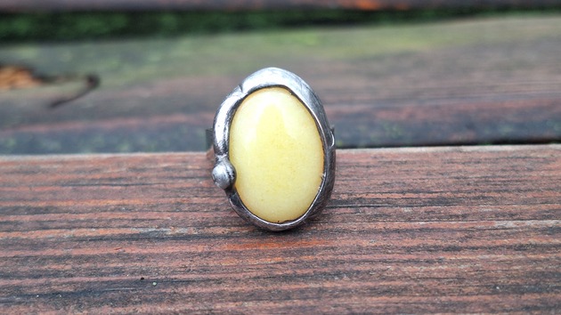 pierścionki - różne Żółciutki - pierścionek regulowany