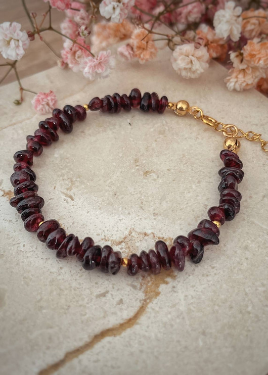 bransoletki z kamieni naturalnych Bransoletka pozłacana Granat sieczka