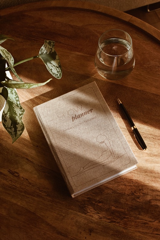 kalendarze i plannery SLOW PLANNER 2025 - kolor: coffee cream - układ dzienny