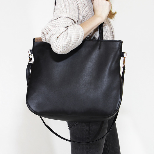 torby na ramię Pacco bag torebka czarna na zamek miejska vegan