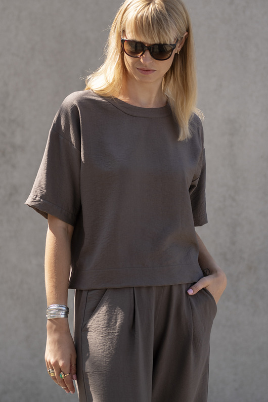 t-shirt damskie Wiskozowy t-shirt oversize - kakao