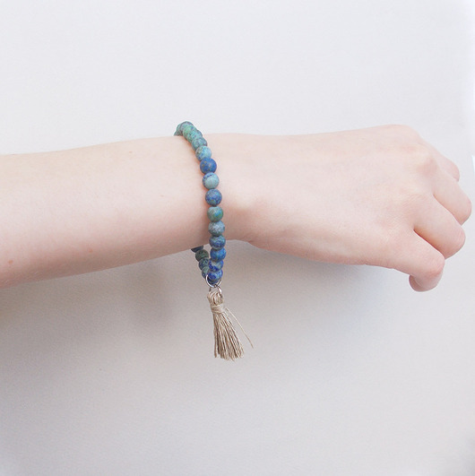 bransoletki z kamieni naturalnych Chryzokola matowa bransoletka z frędzlem