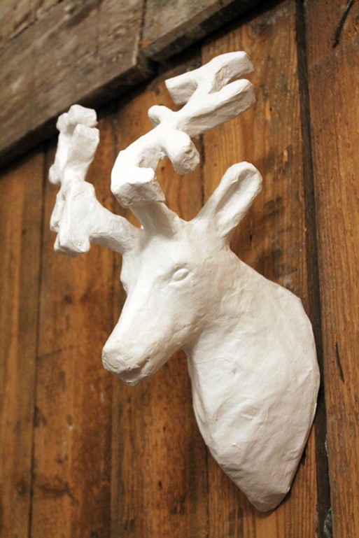 Biały Jelonek PAPER SCULPTURE