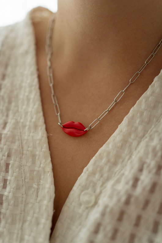 naszyjniki - inne Naszyjnik modern Usta