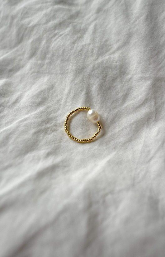 pierścionki - różne Pierścionek Tender Pearl minimalistyczny z perłą naturalną