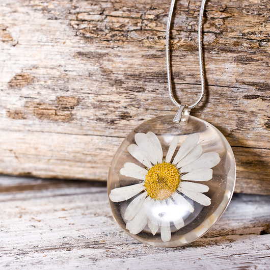 Naszyjnik z margaretką - żywica,srebro So Jewelry