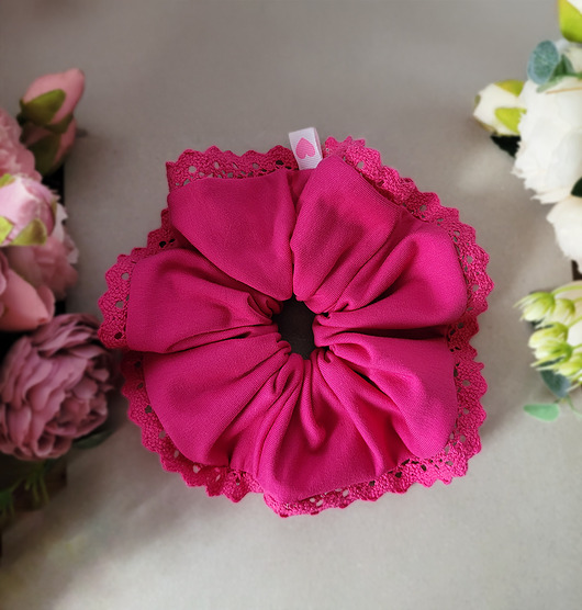 ozdoby do włosów dla dzieci Gumka Maxi Scrunchie Seria z koronką- Fuksja