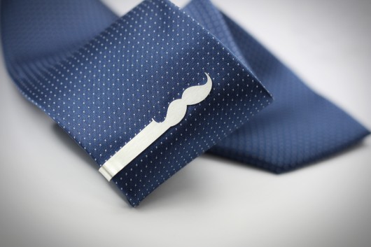 Personalizowana srebrna spinka do krawata WĄS FeinFein