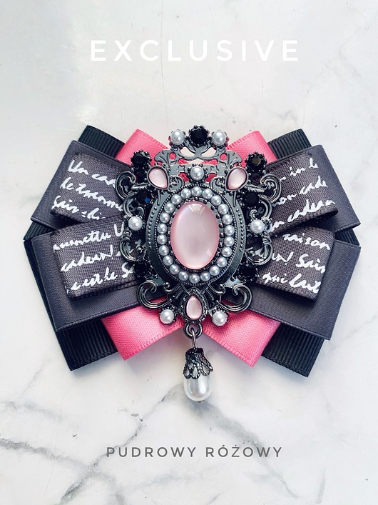 broszki Kolekcja  Exclusive  Brosza z  różową ozdobą Glamour