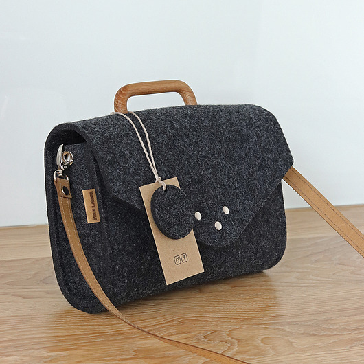  Mała grafitowa filcowa torebka Felt&Wood III felt label