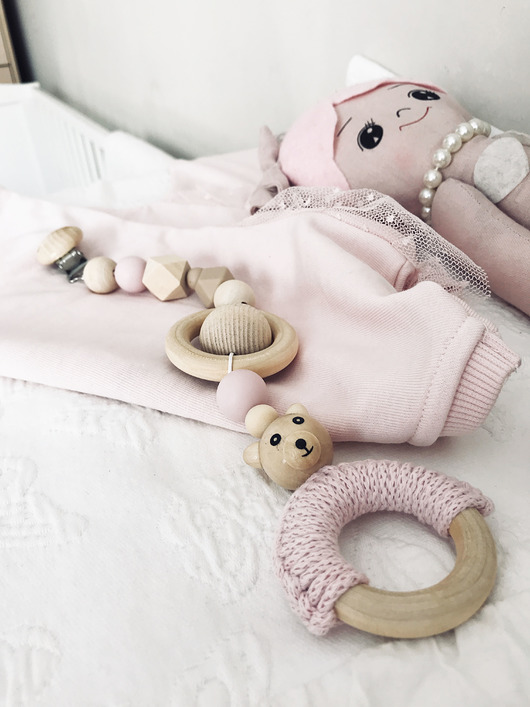 ZAWIESZKA DREWNIANA LIttle bear na klipsie Mymami
