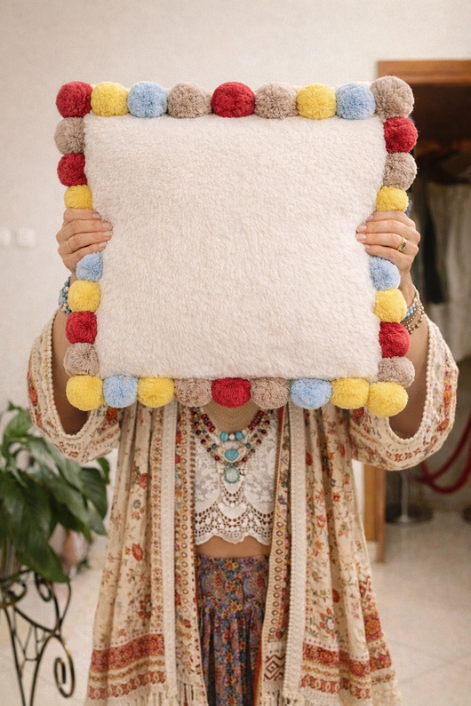 dodatki - różne Poduszka z pomponami