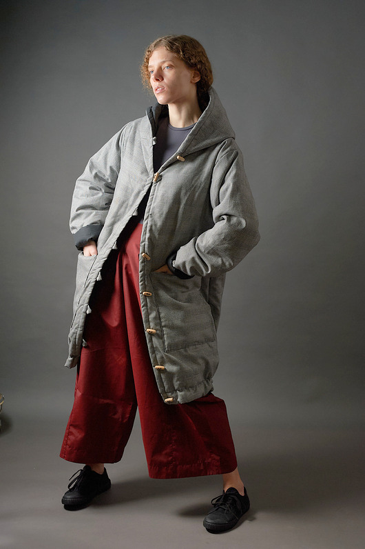 kurtki damskie Bardzo ciepła kurtka  z kapturem w kratkę szaro-czarną