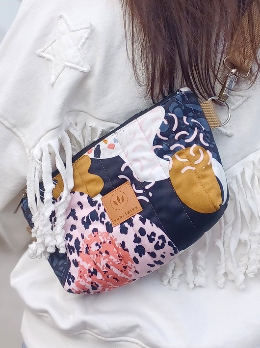 saszetka nerka Pikowana torebko nerka z weluru Caracas