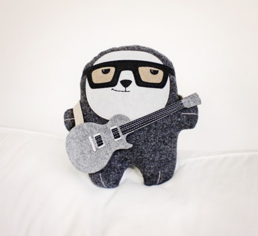 misie i maskotki Bambak, chłopak z gitarą