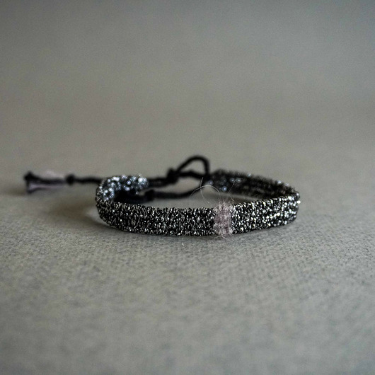 bransoletki na sznurku Minimalistyczna bransoletka na sznurku z błyszczącą nicią- Silver & Black