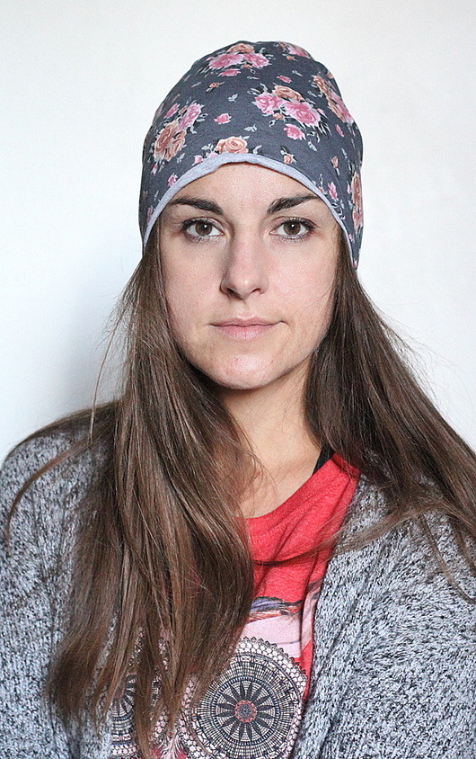 czapka dzianinowa sportowa damska w  kwiaty ruda klara