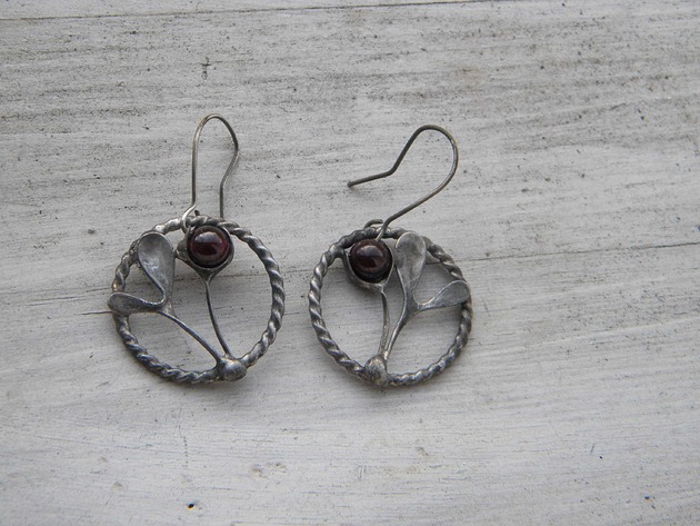 kolczyki wire wrapping Granaty  -  gałązki  -  kolczyki