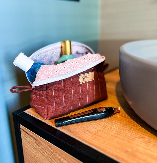 kosmetyczki Lniana kosmetyczka box z kwiatową podszewką