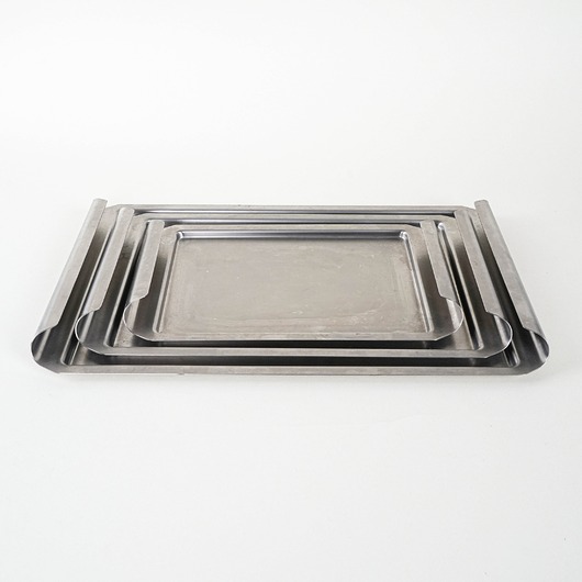 patery i talerze Komplet tac ze stali nierdzewnej, włoski design, lata 70, produkcja: Włochy