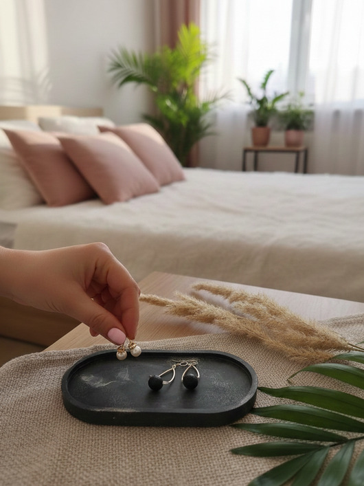 pojemniki na biżuterię Podstawka owalna z gipsu na biżuterię