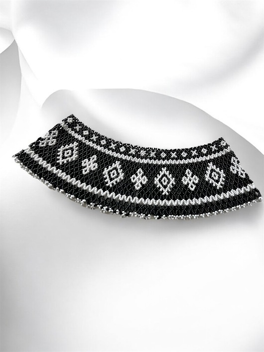 korale Naszyjnik - etniczna koralikowa krywulka. Retro style. Gotycka biżuteria