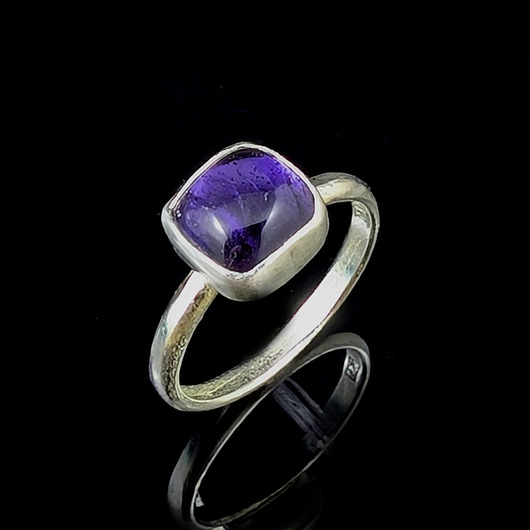 pierścionki srebrne Pierścionek subtelny fiołkowy iolit