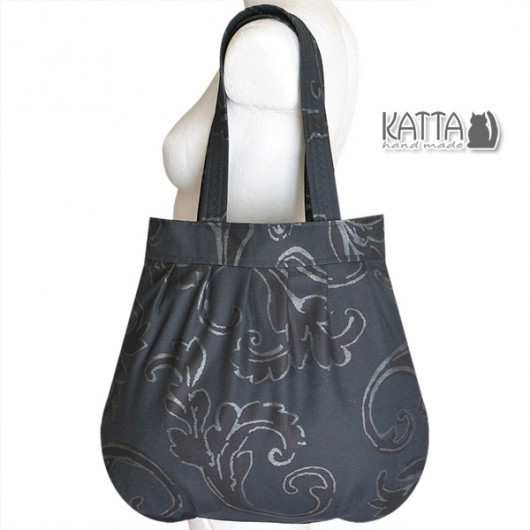 silver on black lV Katta