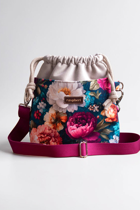 torebki mini Listonoszka z kominem z weluru ecru i turkusowych peonii handmade, unikat