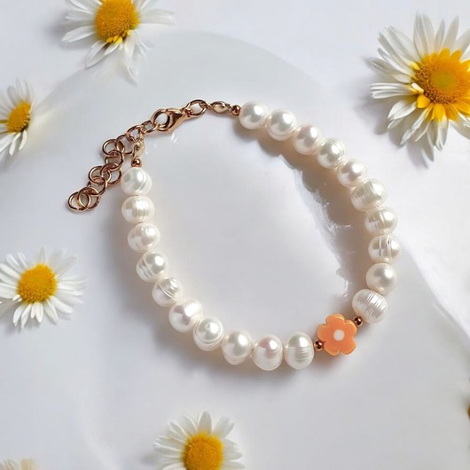 bransoletki z kamieni naturalnych Bransoletka : DAISY : perły naturalne i szklany kwiatuszek
