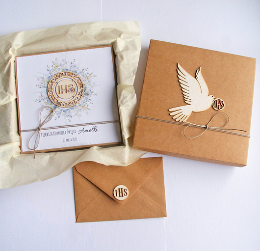 kartki na komunię Kartka, personalizacja, pudełko, koperta : delicate