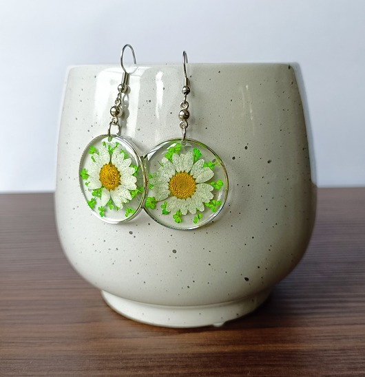 kolczyki z żywicy MAGIA ŻYWICY - kolczyki zielona MARGARETKA
