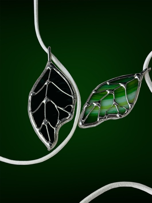 wisiory Szklany wisiorek na łańcuszku Naszyjnik Witraż  Listek