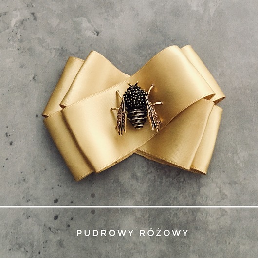 Brosza  2021 z Robalem  NEW Pudrowy Różowy