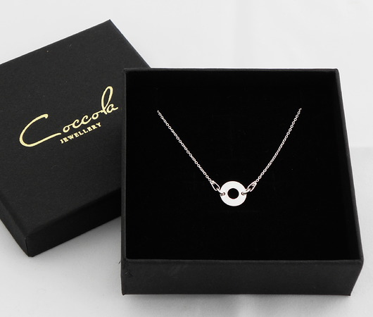NASZYJNIK SREBRO 925 Z SYMBOLEM KARMY  Coccola JEWELLERY